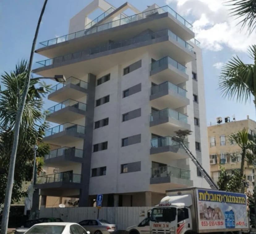 8 Spinoza Street, Rishon Lezion